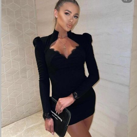 Sugar daddy`s funeral vibes rochie neagra rochie dreapta rochie de seara rochie decolteu rochie dantela