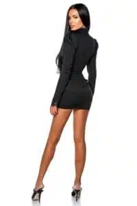 Cum sa te imbraci stilat si sexy pentru o iesire in club 80 Sugar Daddys Funeral Vibes rochie neagra versatila eleganta Romania