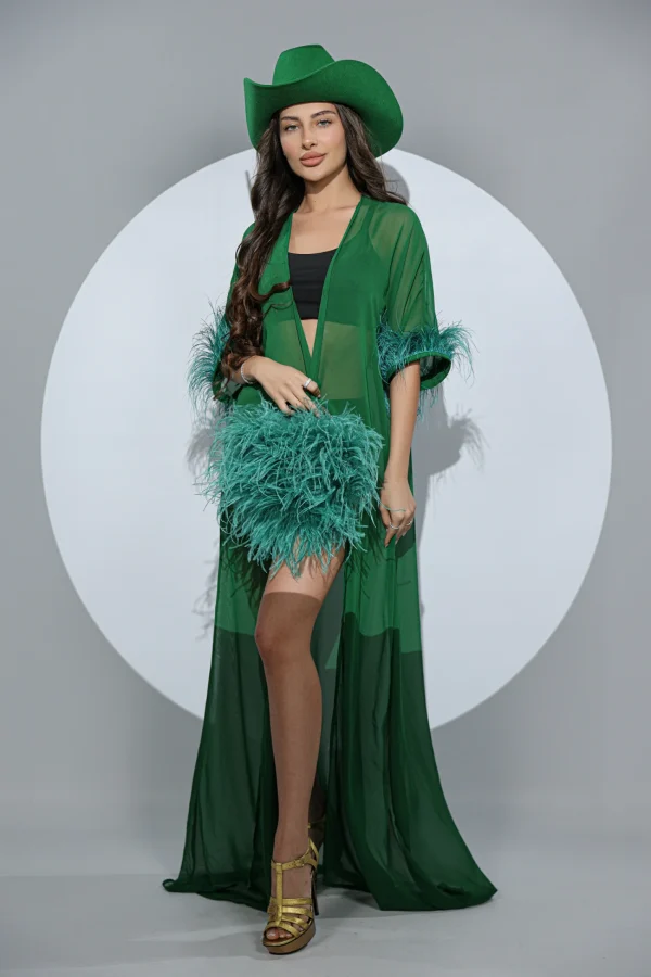 Cardigan cu pene verde – cardigan lung transparent cu pene pe mâneci, stil editorial de la Prive Boutique