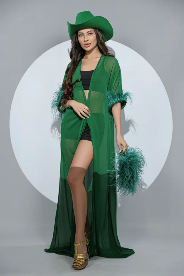 Cardigan cu pene verde – cardigan lung transparent cu pene pe mâneci, stil editorial de la Prive Boutique