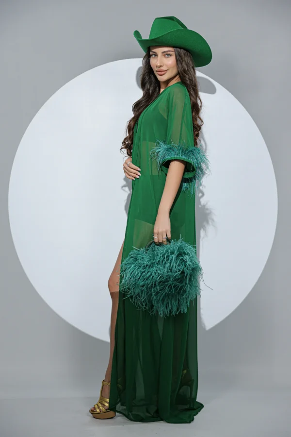 Cardigan cu pene verde – cardigan lung transparent cu pene pe mâneci, stil editorial de la Prive Boutique