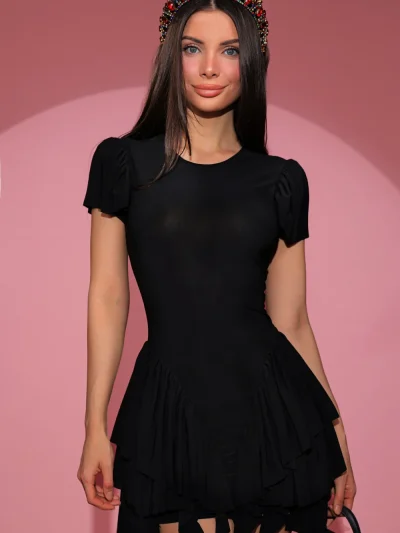 Rochie scurtă din lycra cu volane