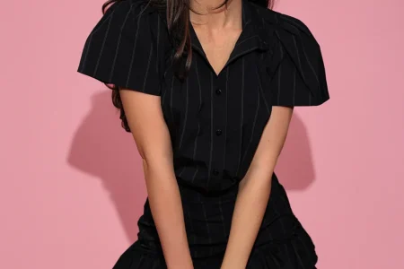 Compleu Mob Wife negru cu dungi perfect pentru o zi la office sau in oras usor de accesorizat